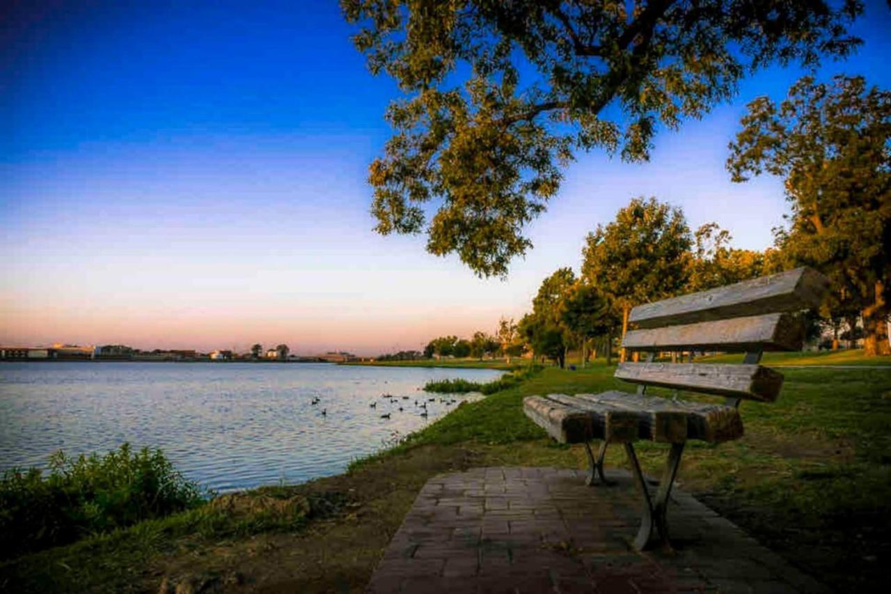5 Star House - Chic Mid-century Modern Luxury Dallas
