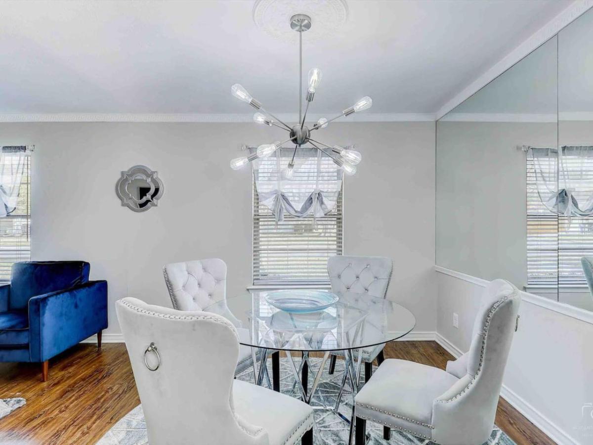 5 Star House - Chic Mid-century Modern Luxury Holiday home *