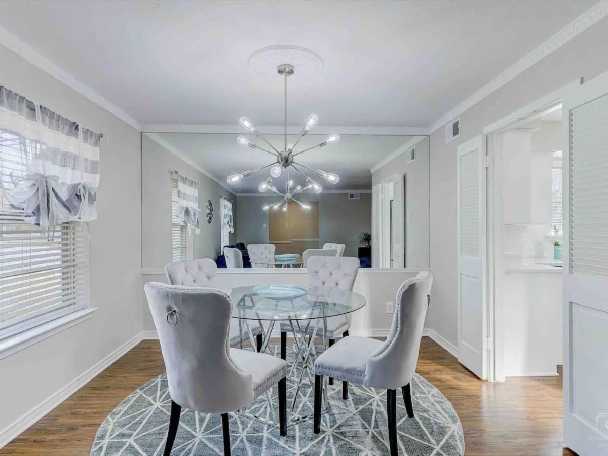5 Star House - Chic Mid-century Modern Luxury Dallas