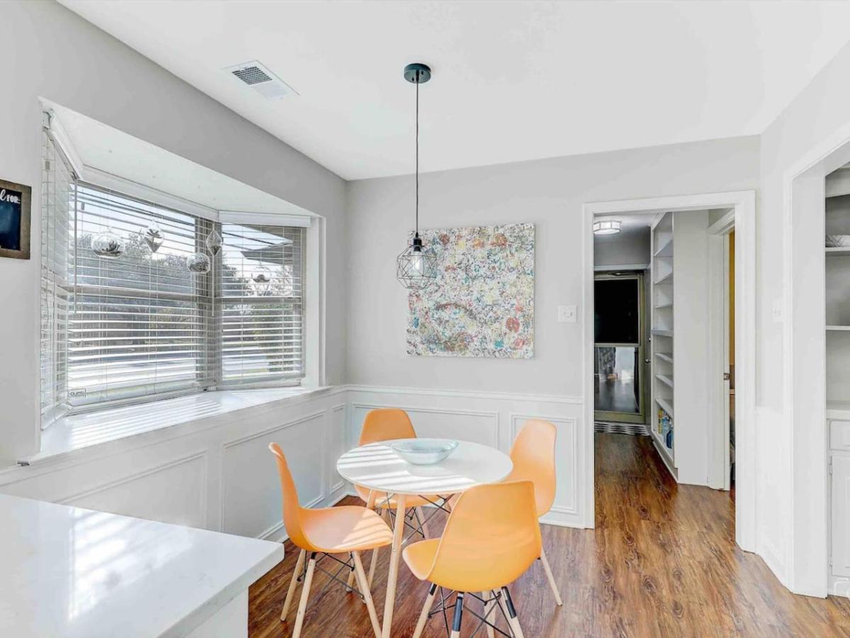 5 Star House - Chic Mid-century Modern Luxury *
