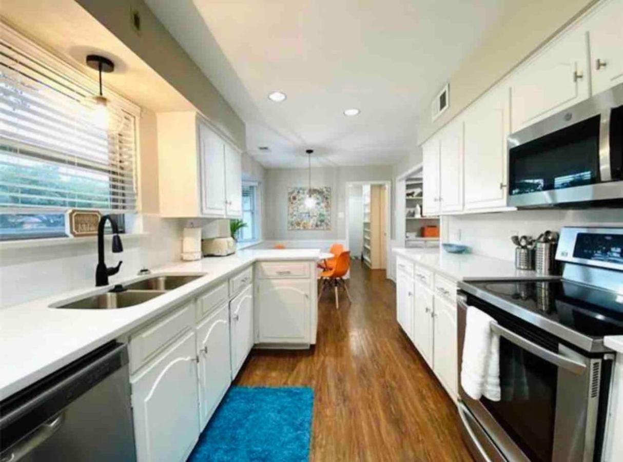 5 Star House - Chic Mid-century Modern Luxury Holiday home *